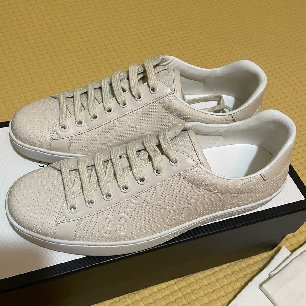 Gucci Men’s Ace tennis perforated creme colored leather sneakers size 8